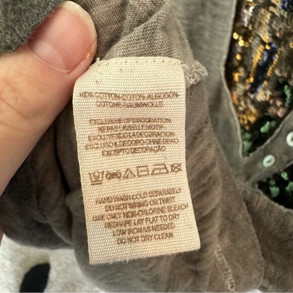 Free People Tiger Eyes Metallic Sequin Gray Long Sleeved Top Size Medium - Picture 4 of 5